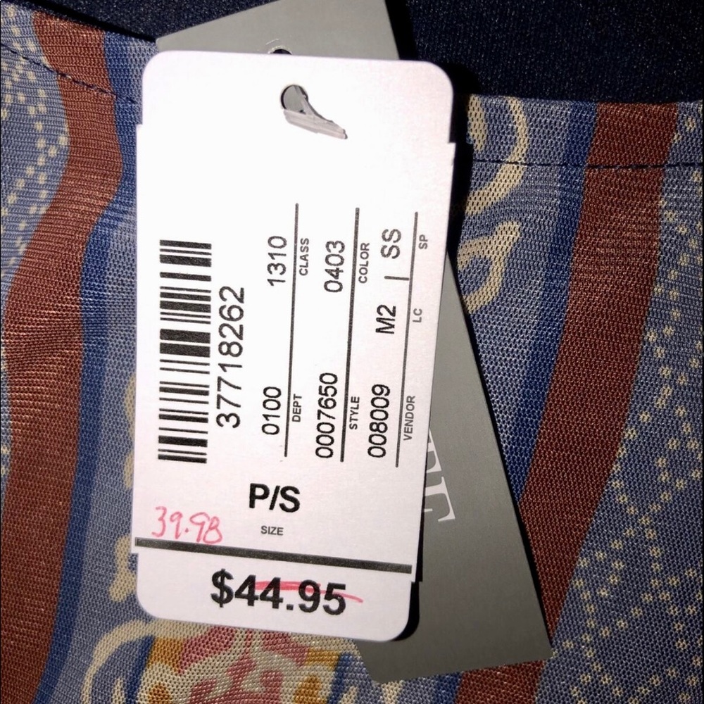 CLEARANCE NWT C&B Petite Perfect Tank - Picture 8 of 8